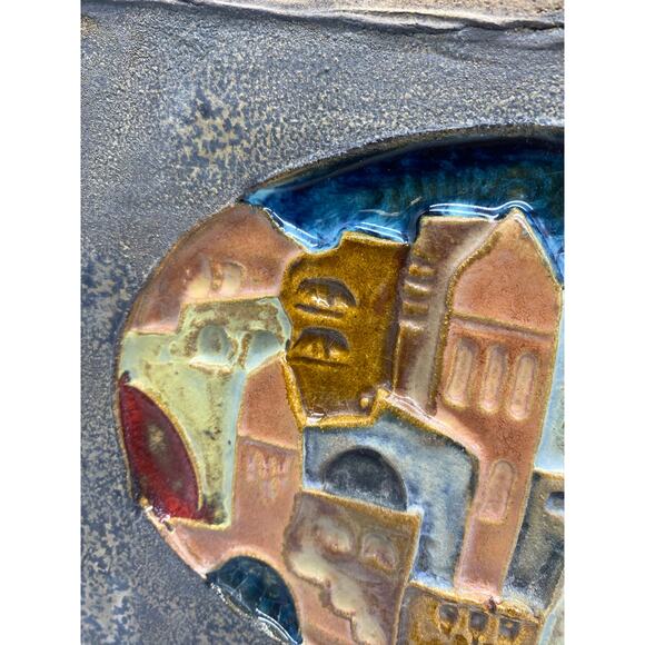 Village round on blue by Ruth Faktor bas-relief tile Signed glazed Jerusalem ART - Picture 4 of 7
